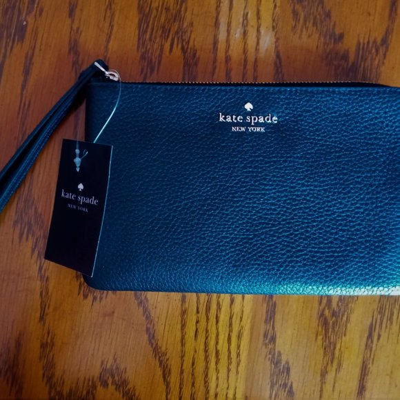 *Price Drop* Kate Spade medium black pebbled leather wristlet - Picture 2 of 6